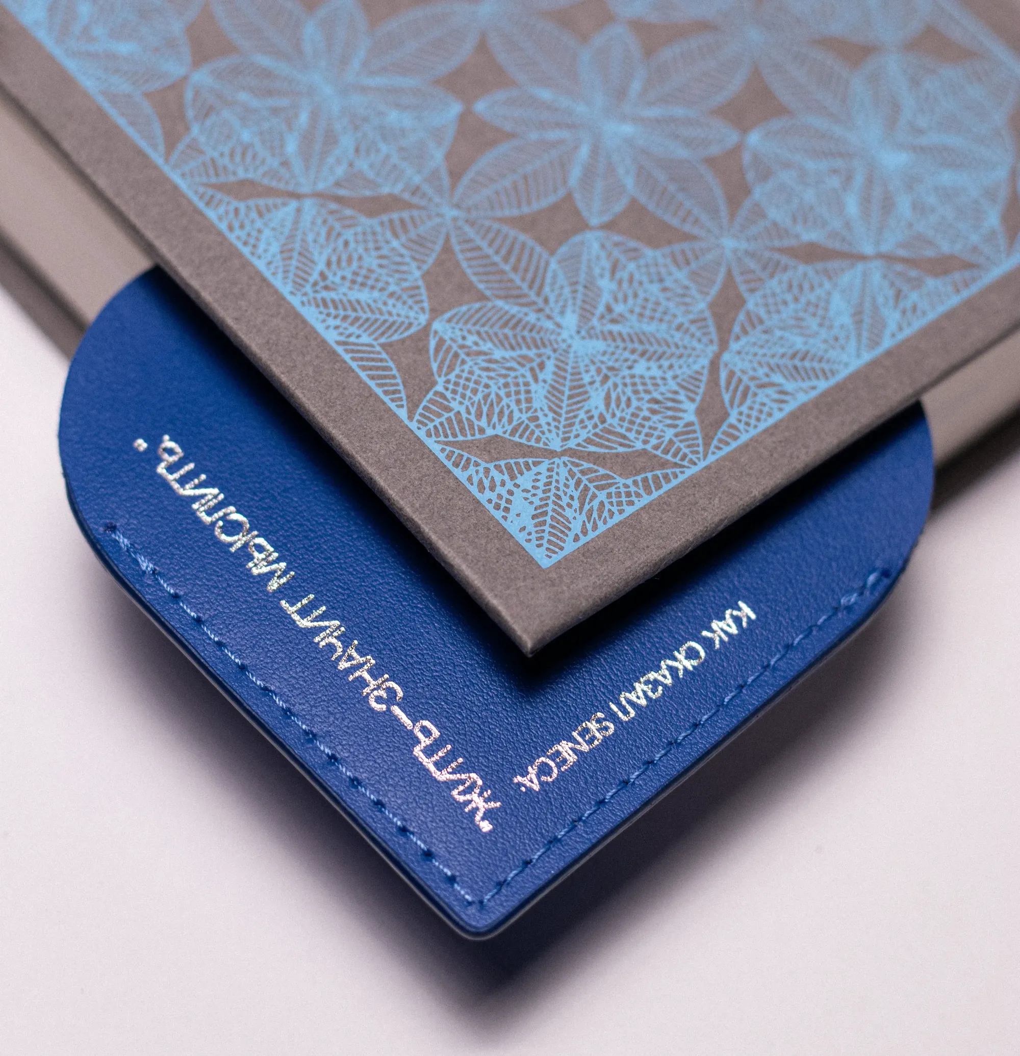 SENECA кожаная закладка